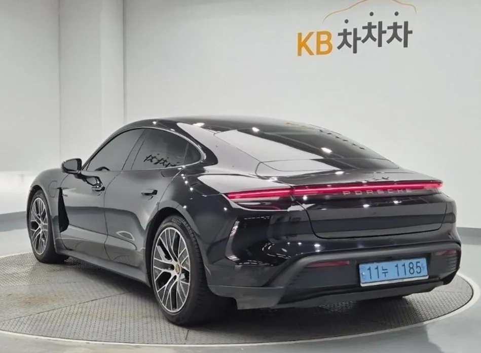 Porsche Taycan 2022 из KR, фото 4