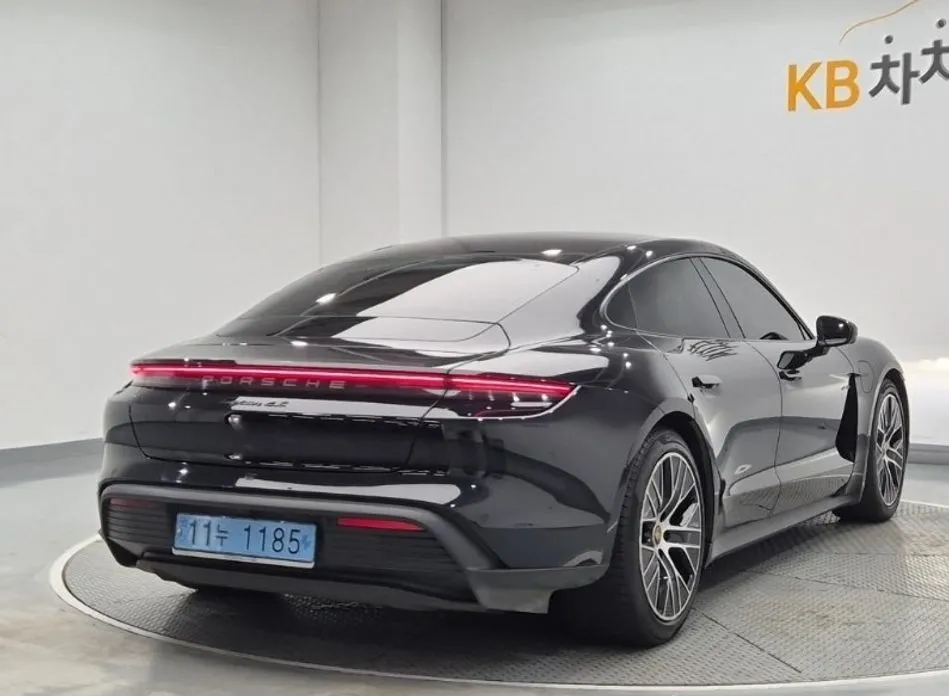 Porsche Taycan 2022 из KR, фото 8