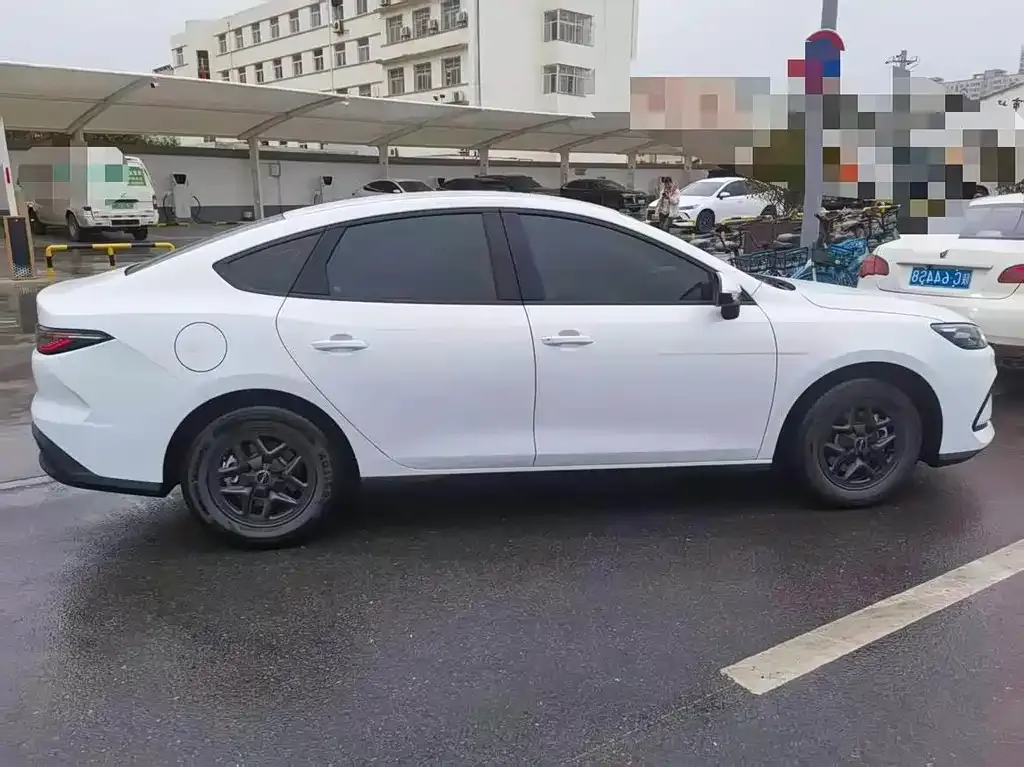 BYD Seal 05 DM-i — фото 3