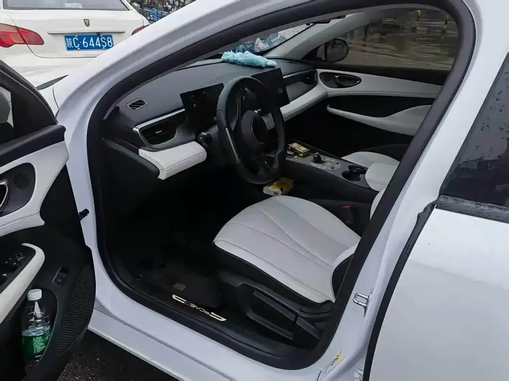 BYD Seal 05 DM-i — фото 4