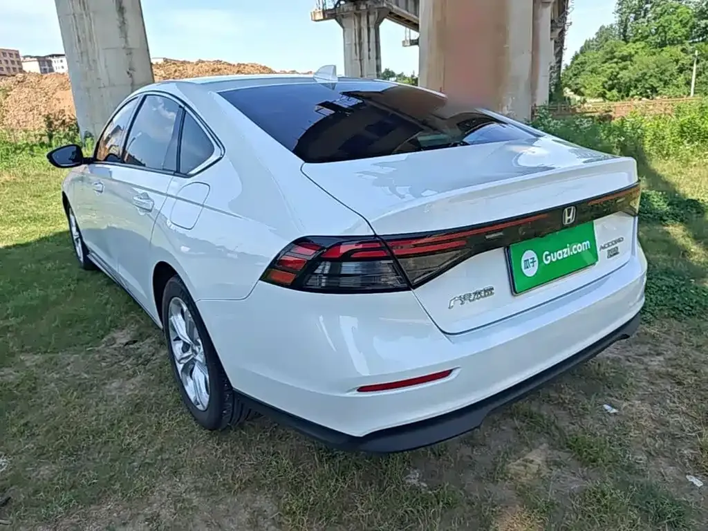 Honda Accord — фото 9