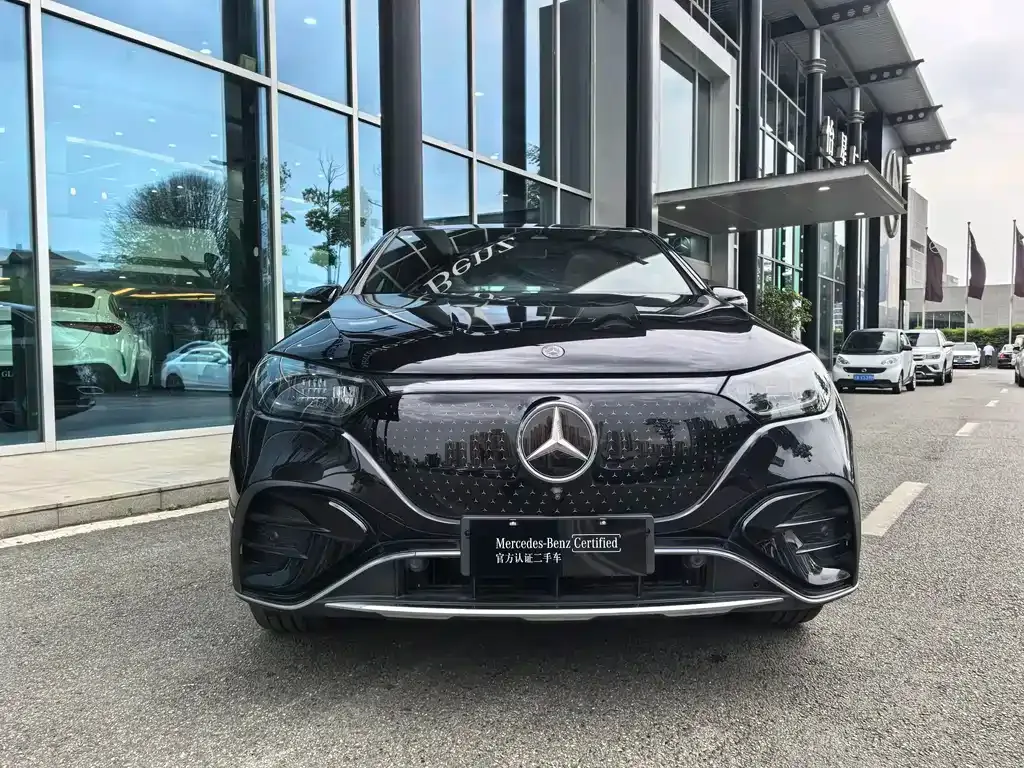 Mercedes-Benz EQE SUV — фото 9