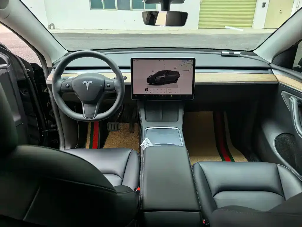 Tesla Model Y — фото 2