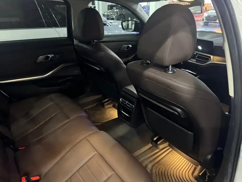 BMW 3 Series — фото 10