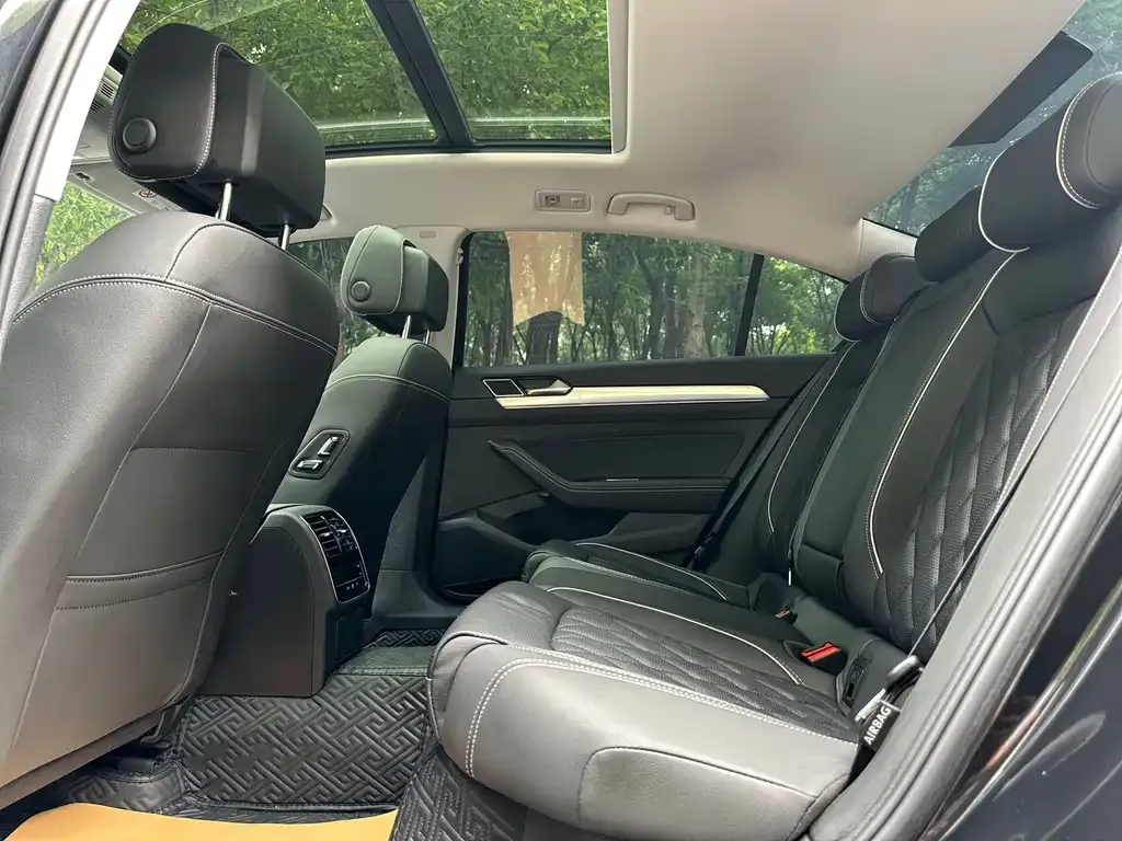 Volkswagen Magotan GTE PHEV 2024 из CN, фото 2