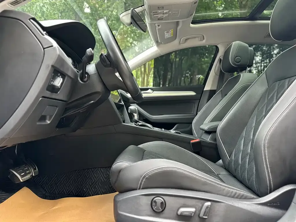 Volkswagen Magotan GTE PHEV 2024 из CN, фото 3