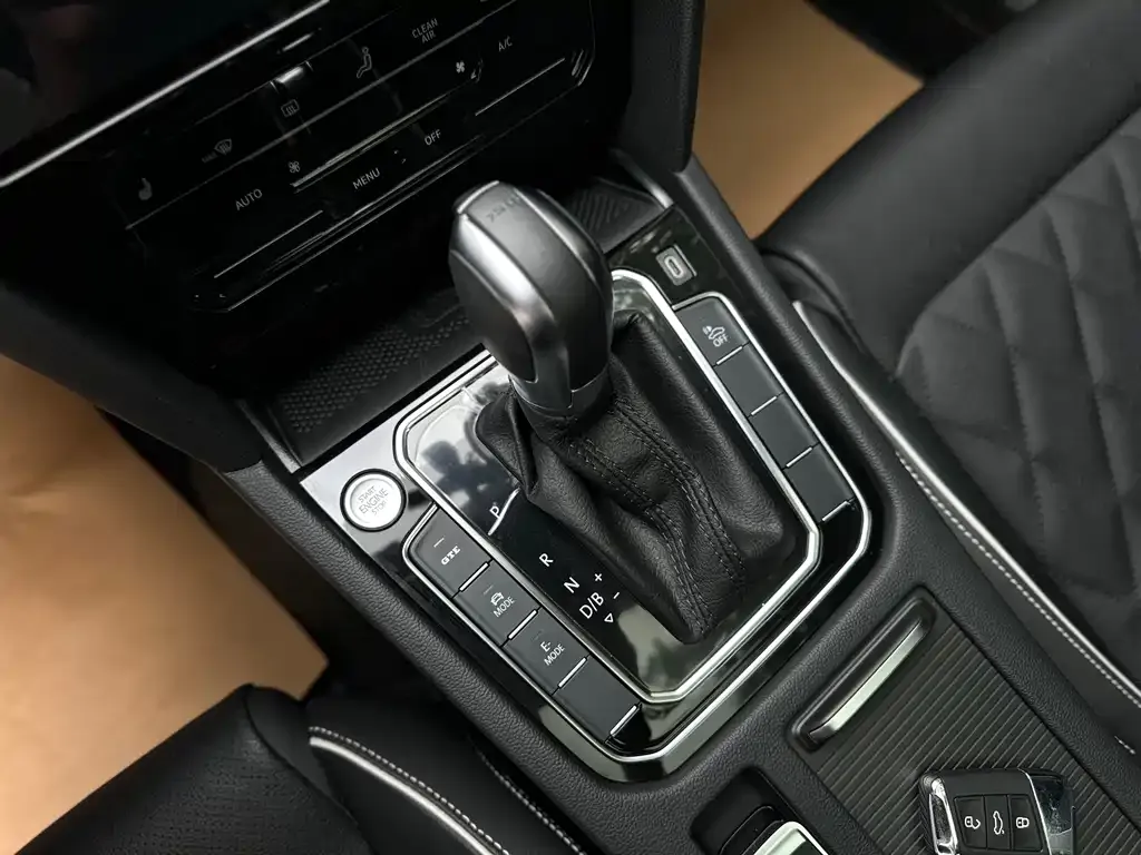 Volkswagen Magotan GTE PHEV 2024 из CN, фото 4