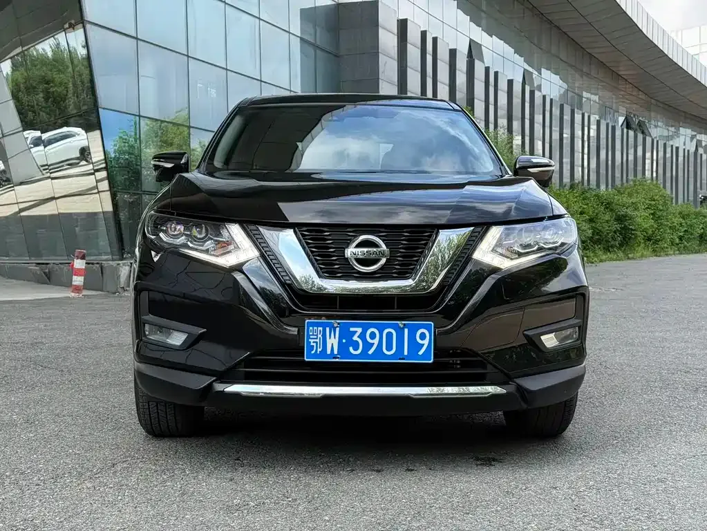 Nissan X-Trail — фото 8
