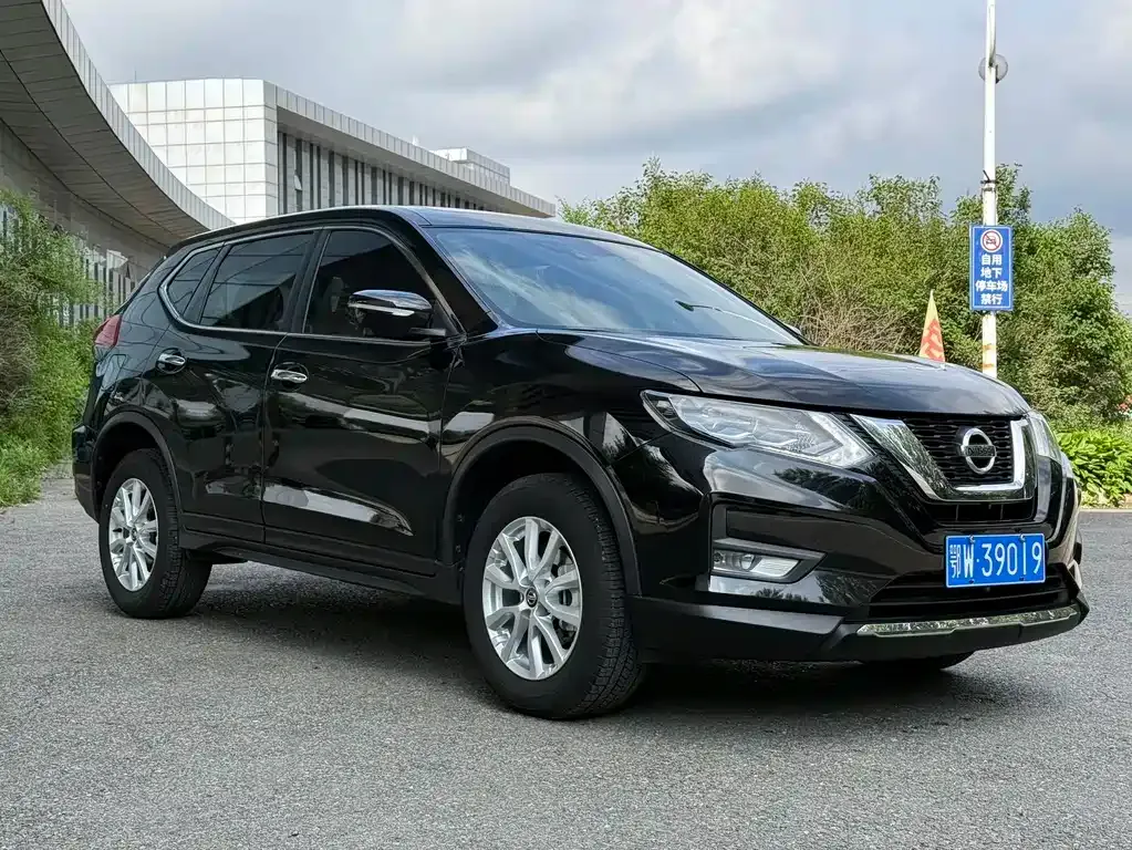 Nissan X-Trail — фото 9