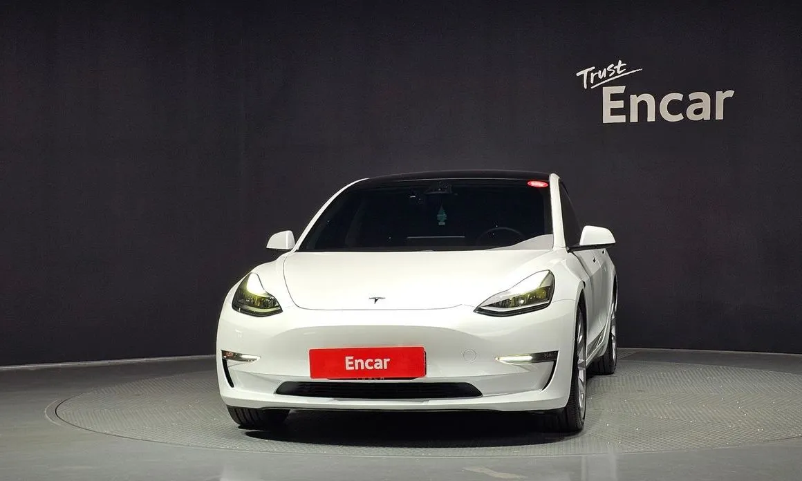 Tesla Model 3 — фото 2
