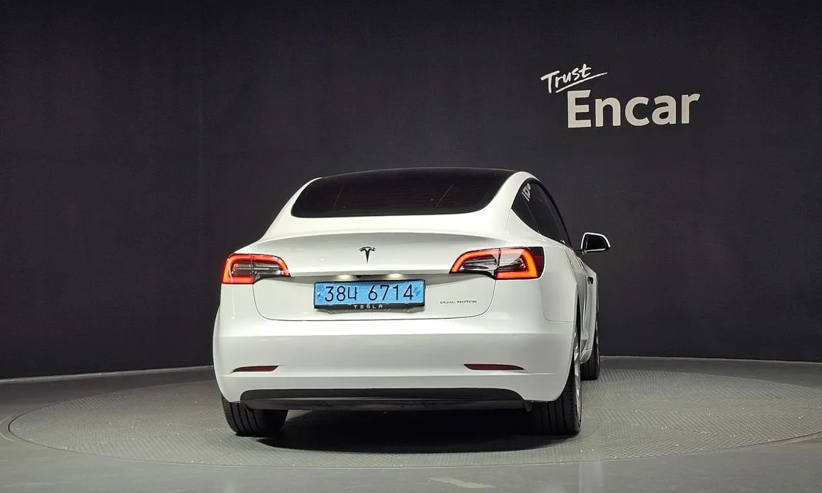 Tesla Model 3 — фото 9