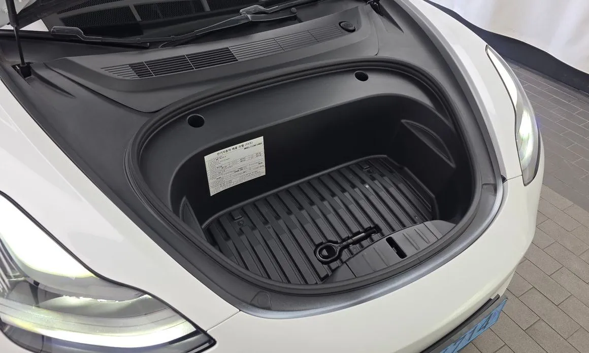 Tesla Model 3 — фото 6