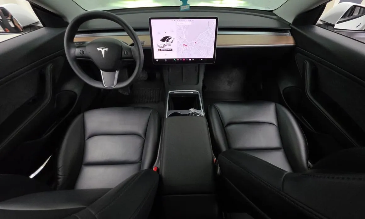 Tesla Model 3 — фото 4