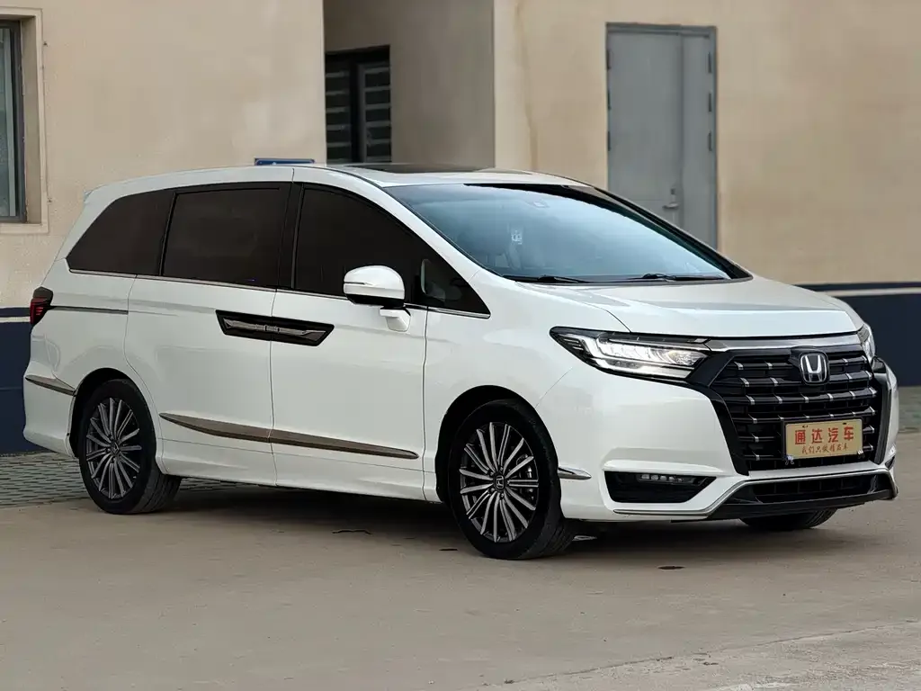 Honda Elysion 2023 из CN, фото 2