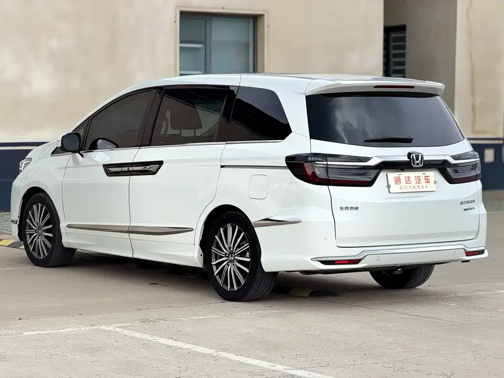 Honda Elysion 2023 из CN, фото 10