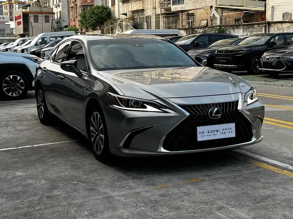 Lexus ES — фото 9