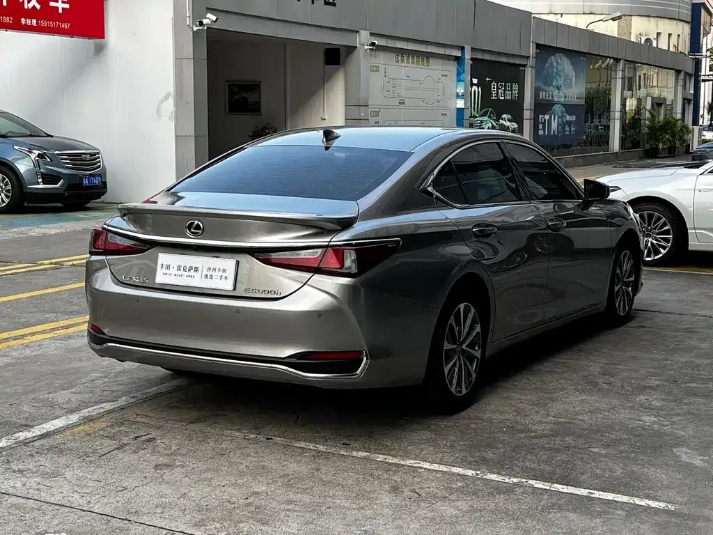 Lexus ES — фото 7