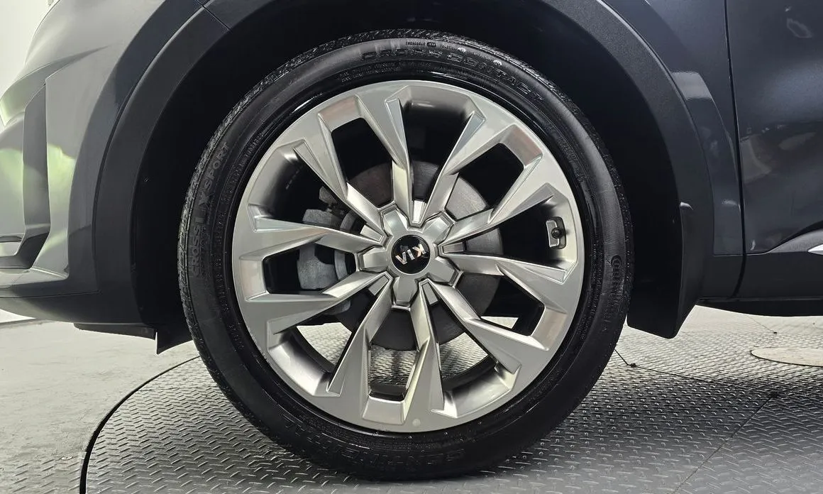Kia Sorento — фото 8