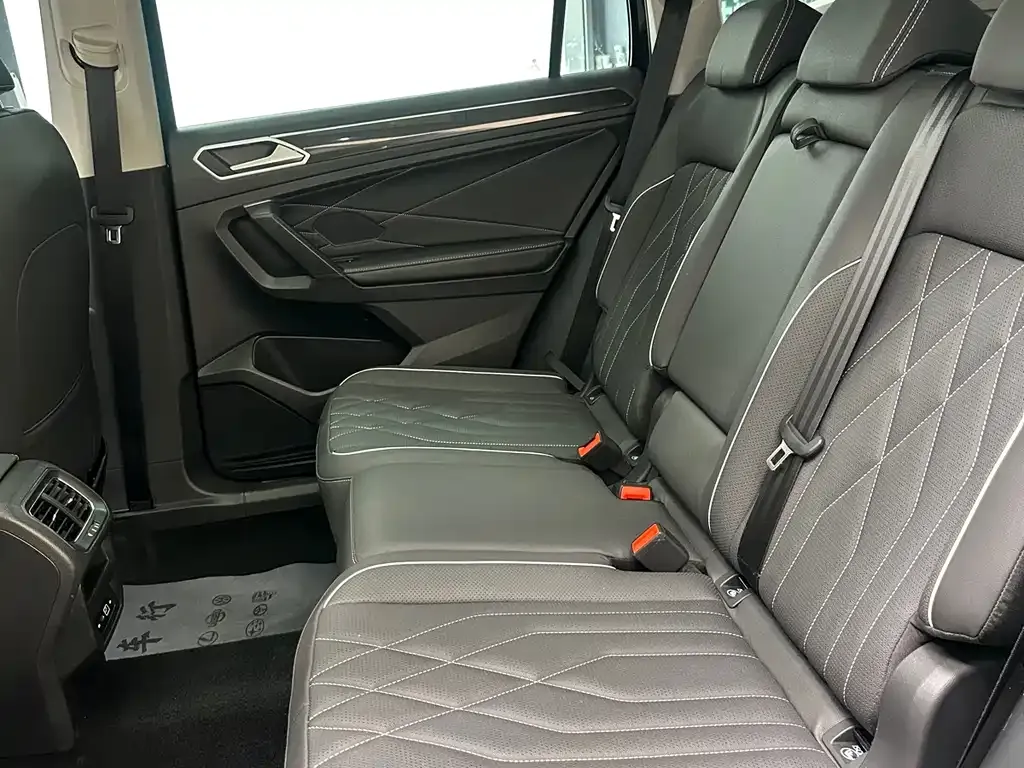 Volkswagen Tiguan L 2023 из CN, фото 10