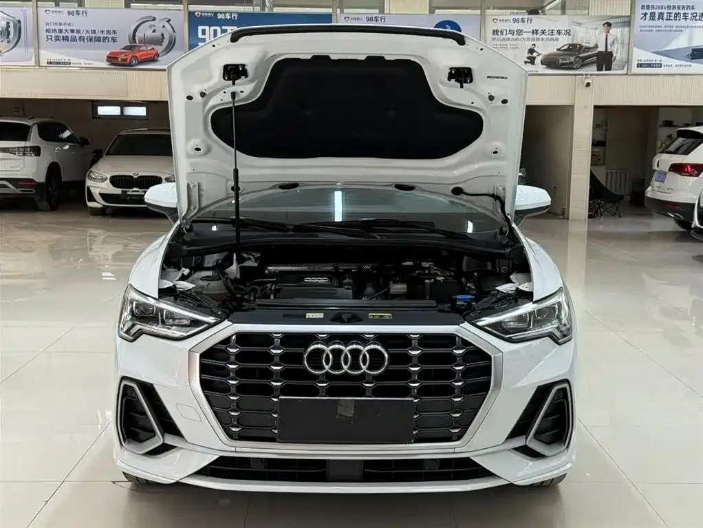 Audi Q3 — фото 10