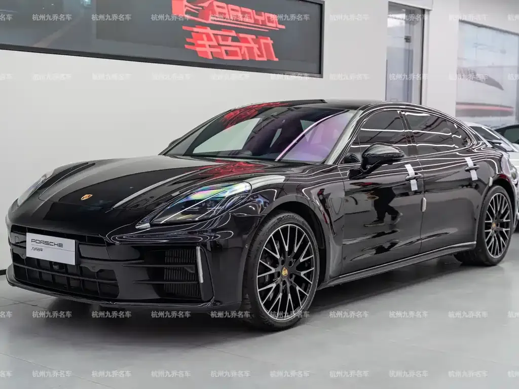 Porsche Panamera — фото 1