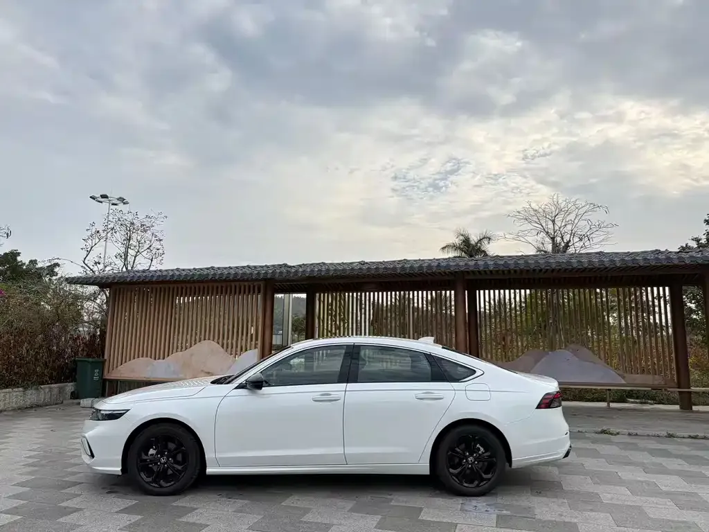 Honda Accord — фото 2