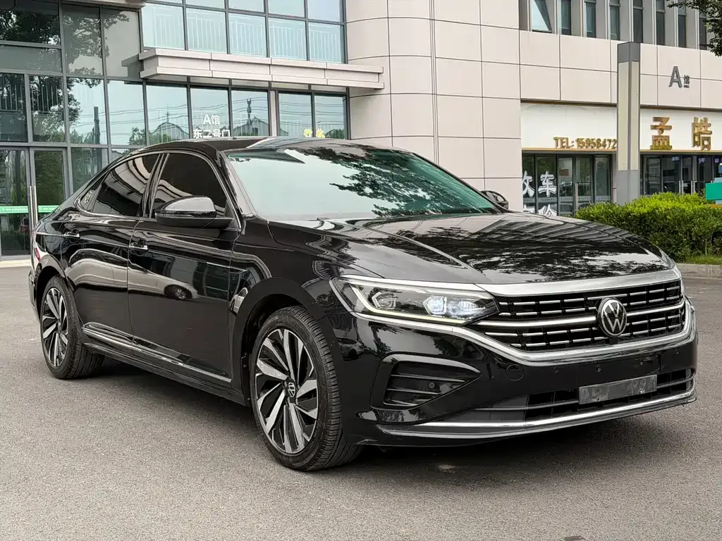 Volkswagen Passat — фото 1