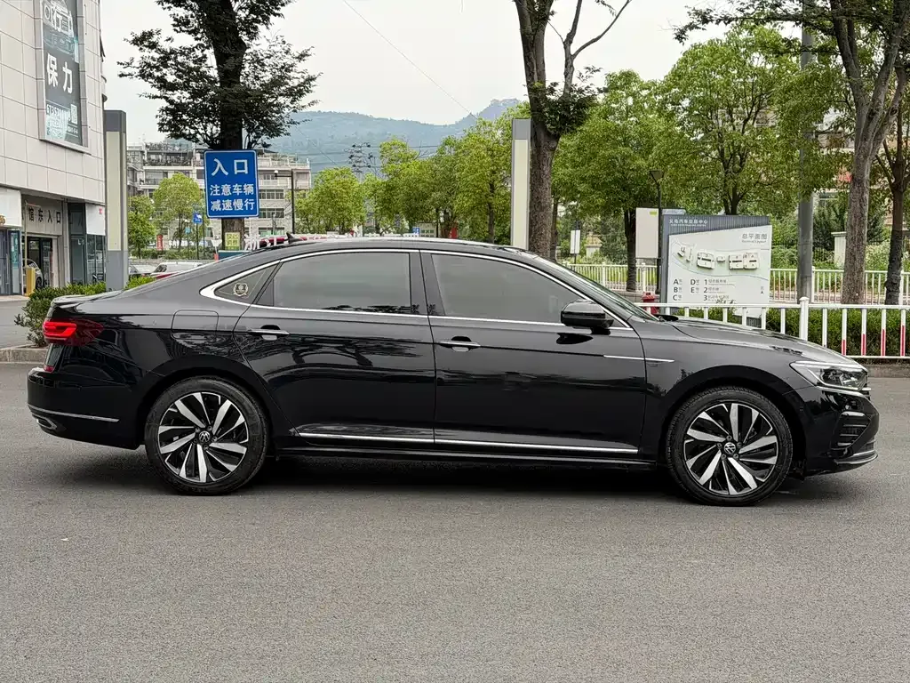Volkswagen Passat — фото 9