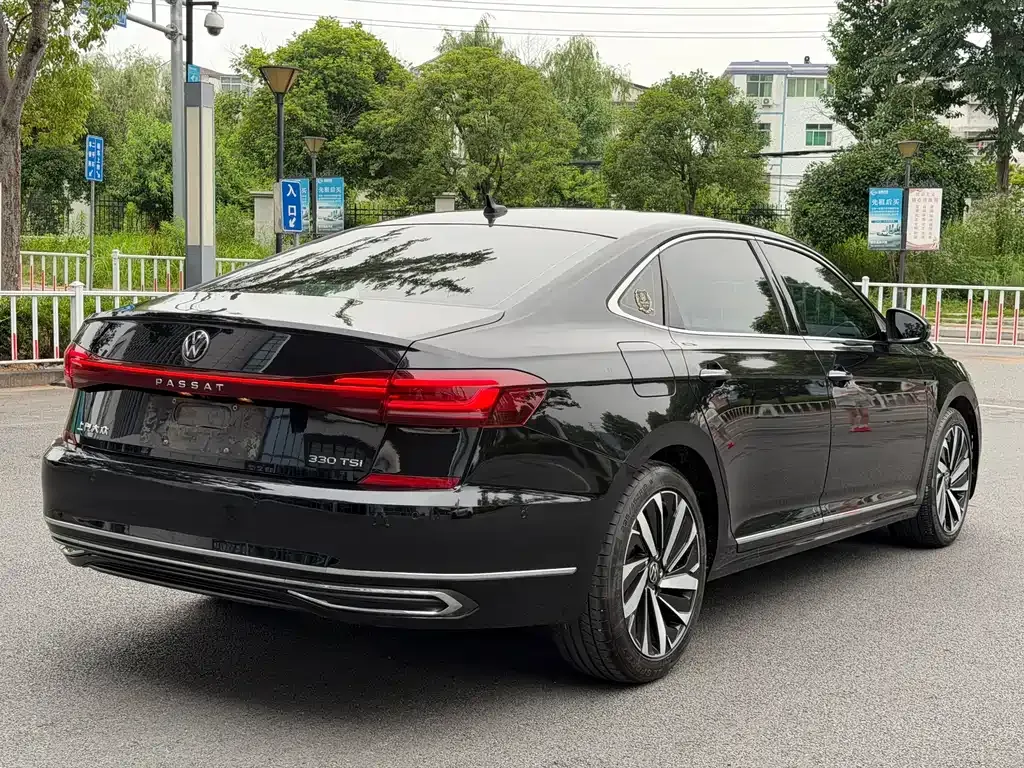 Volkswagen Passat — фото 6