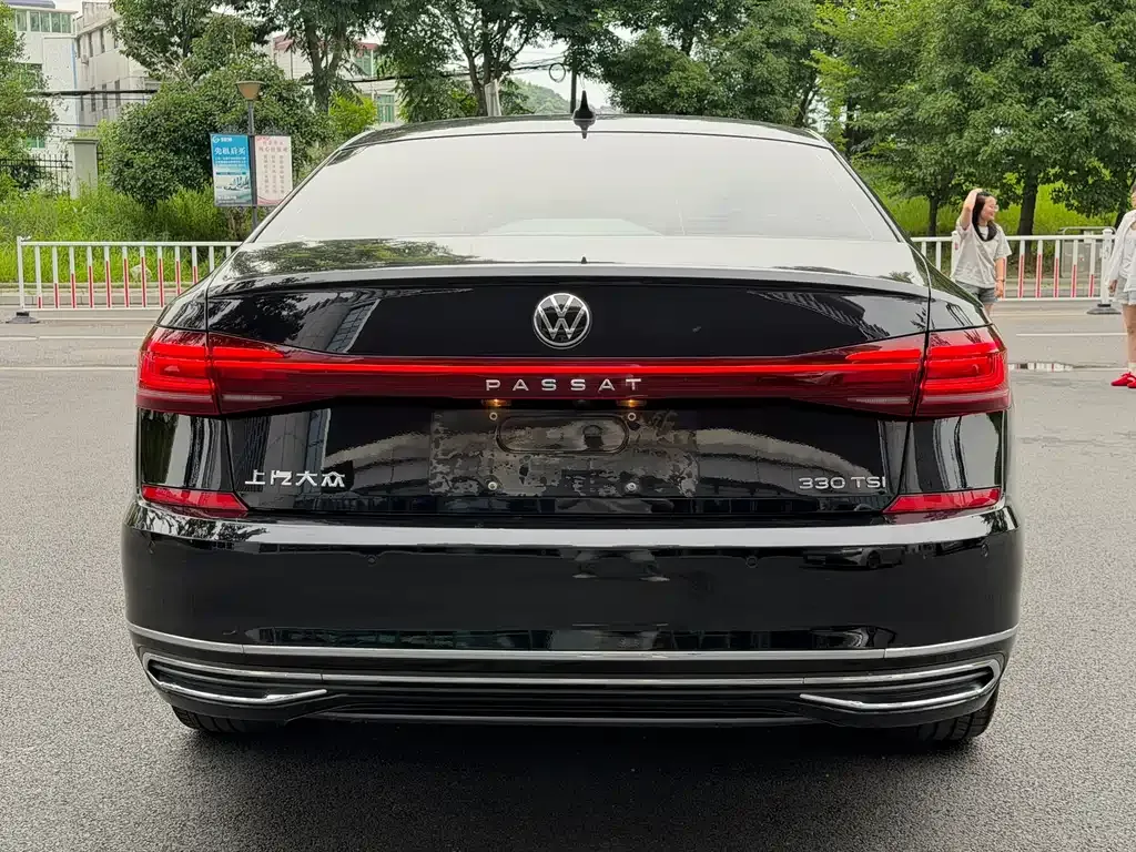 Volkswagen Passat — фото 5