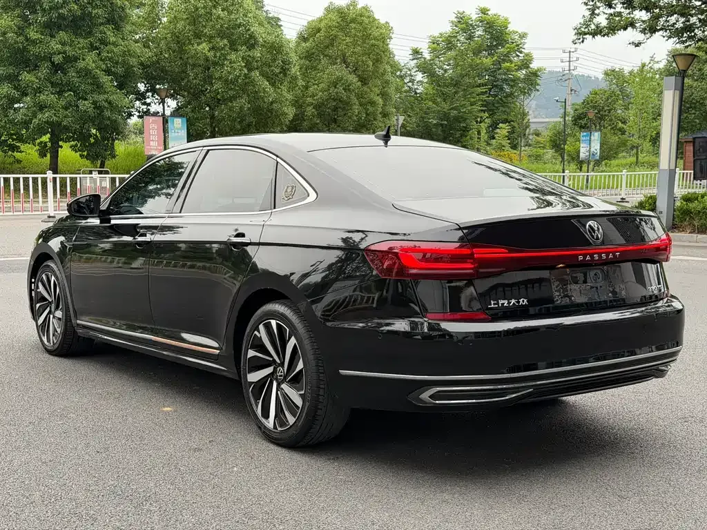 Volkswagen Passat — фото 7