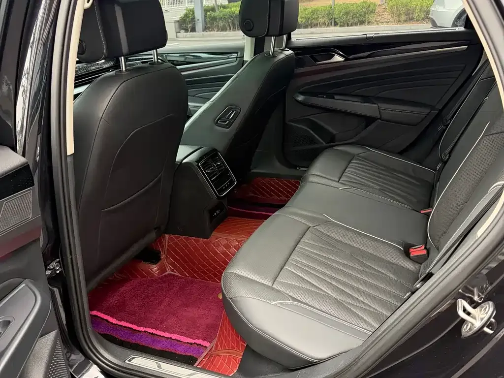 Volkswagen Passat — фото 8