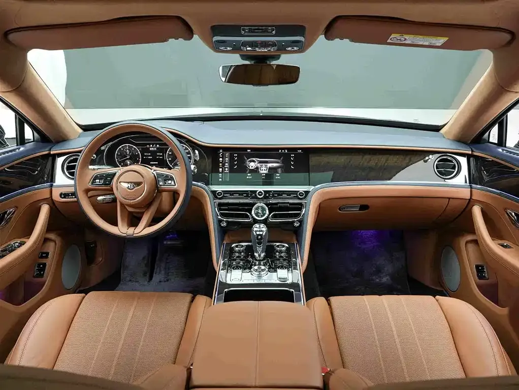 Bentley Flying Spur — фото 10