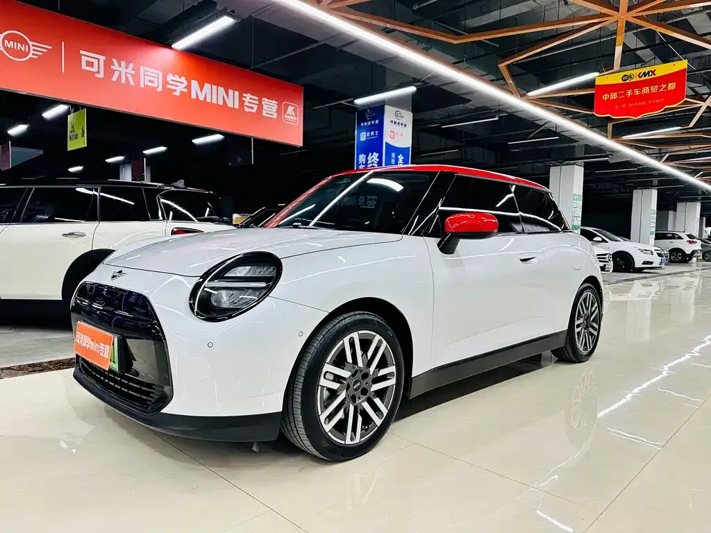 MINI Cooper EV — фото 1