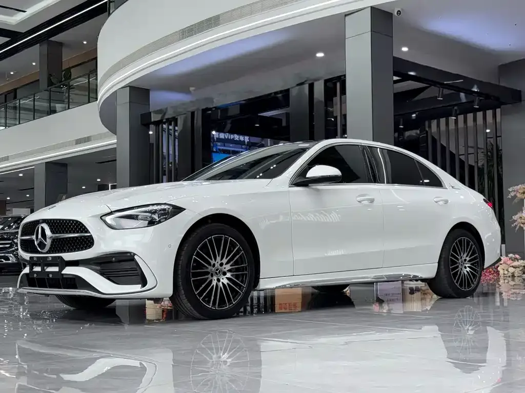 Mercedes-Benz C-Class — фото 1