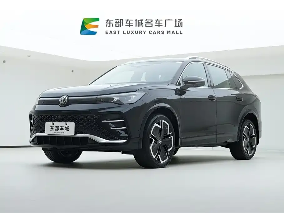 Volkswagen Tiguan L — фото 1