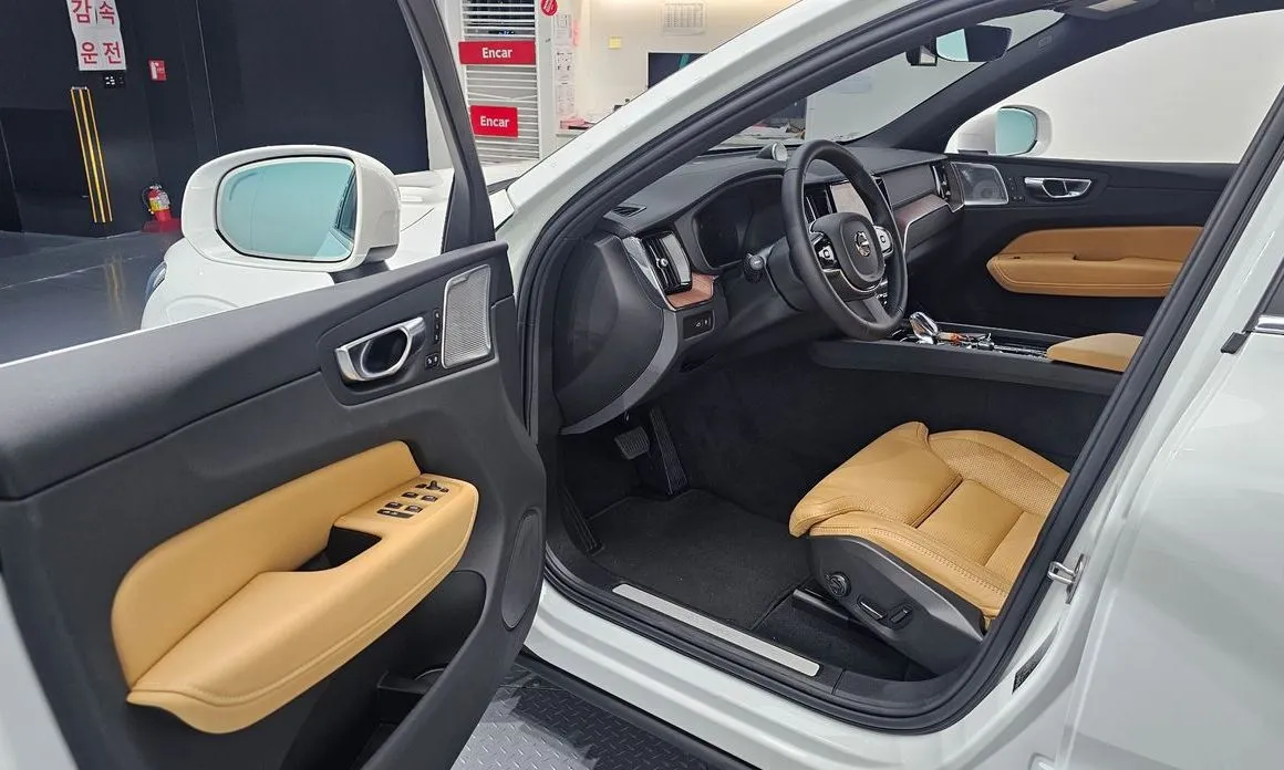 Volvo XC60 2024 из KR, фото 8