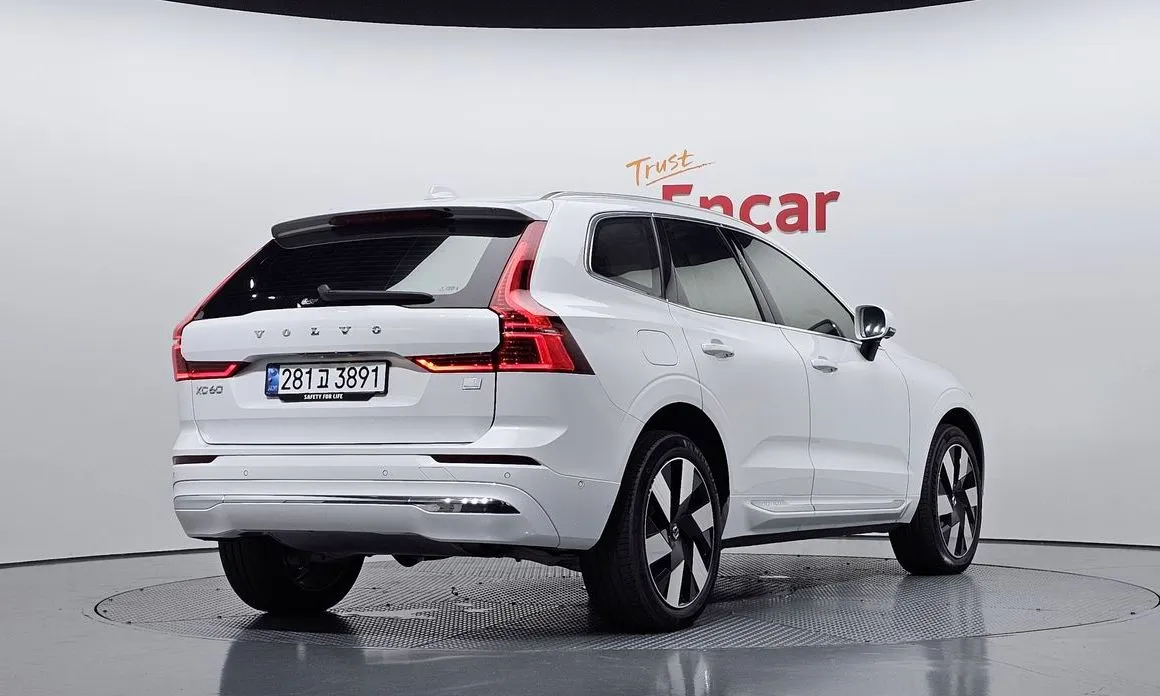 Volvo XC60 2024 из KR, фото 3