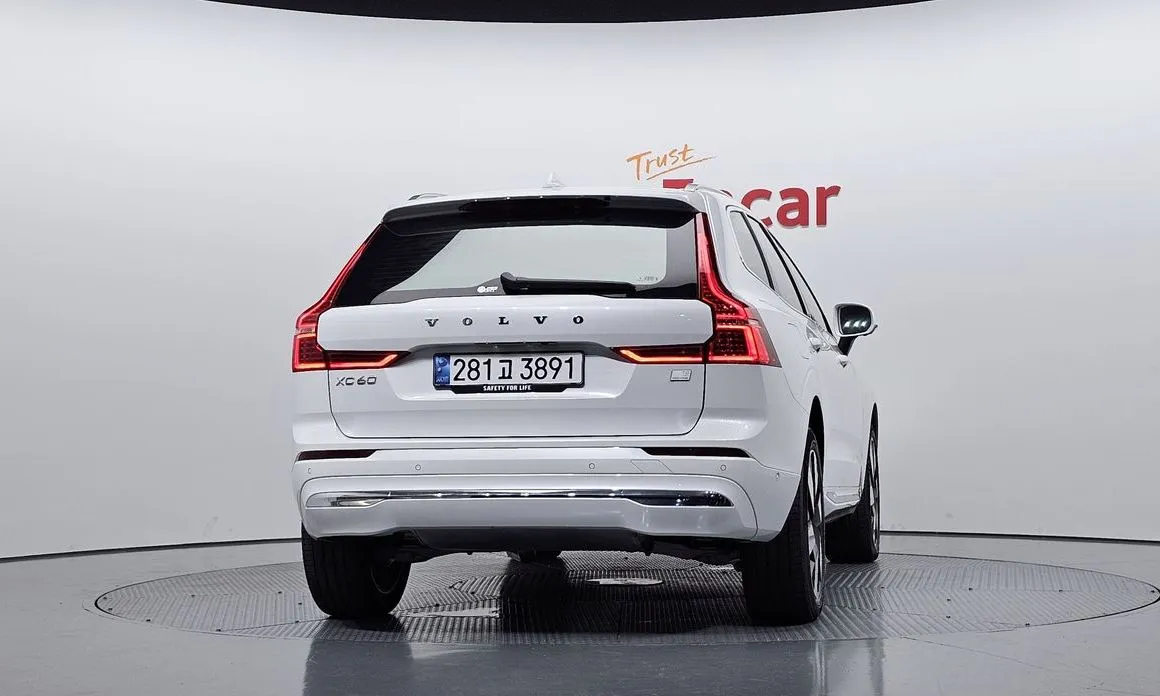 Volvo XC60 2024 из KR, фото 2