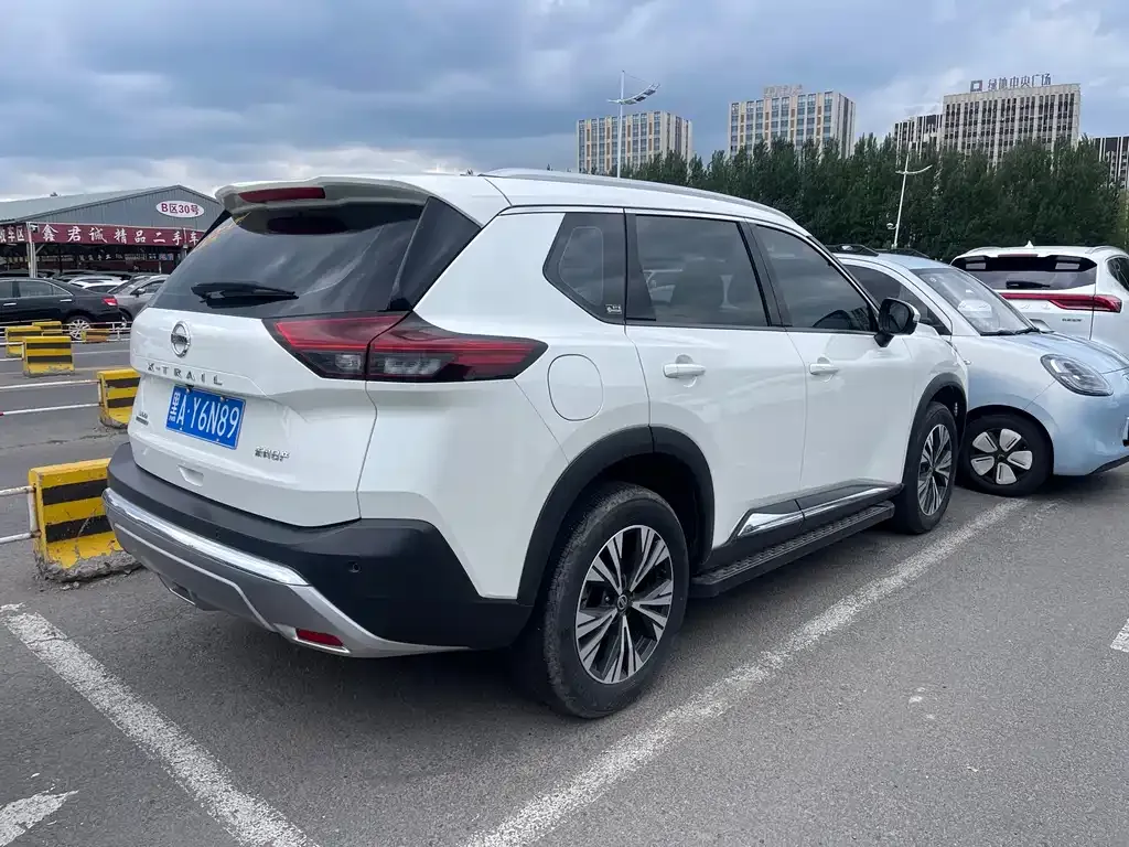 Nissan X-Trail — фото 10