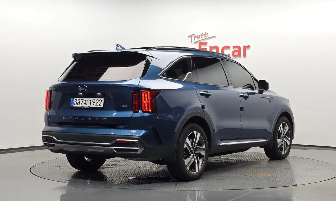 Kia Sorento — фото 9