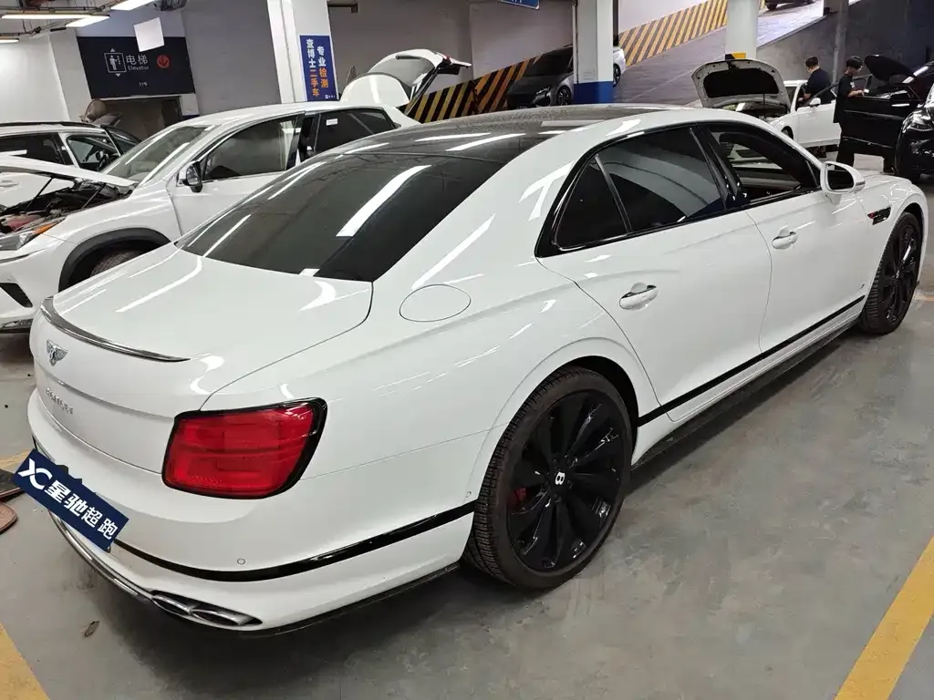 Bentley Flying Spur 2021 из CN, фото 10