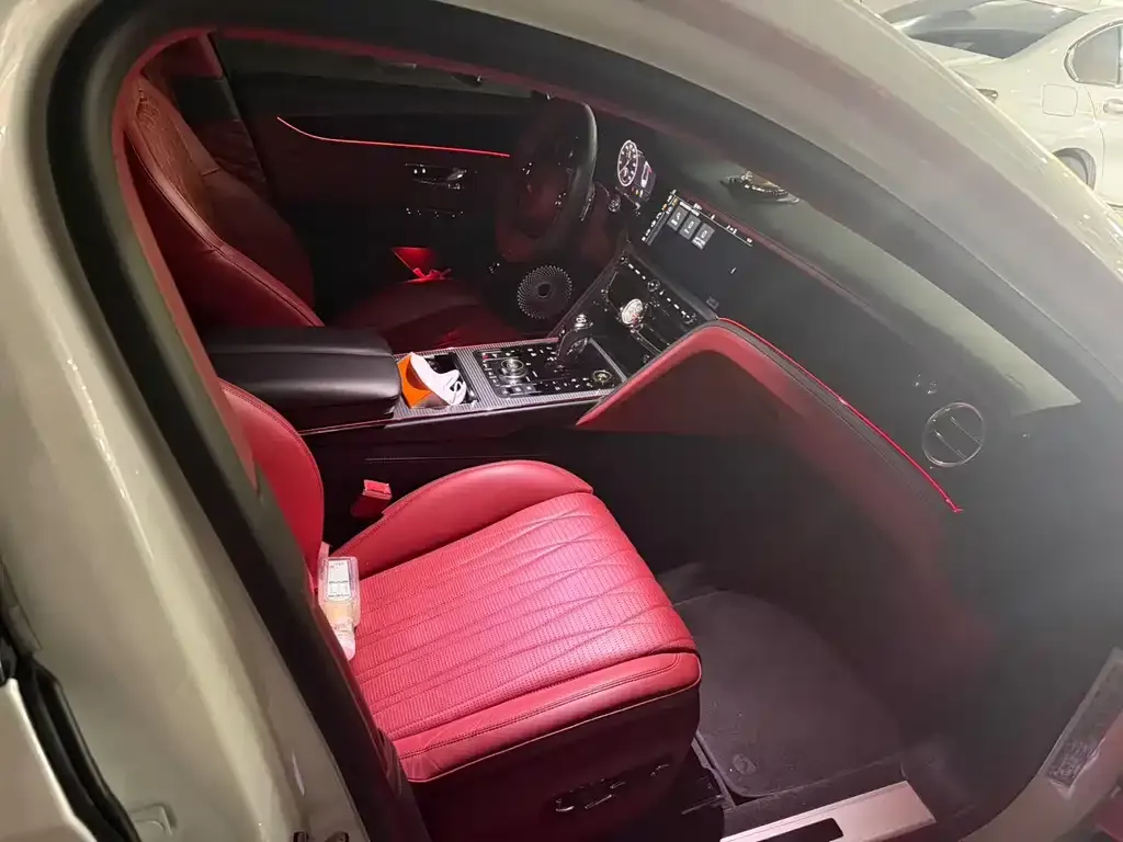 Bentley Flying Spur 2021 из CN, фото 9