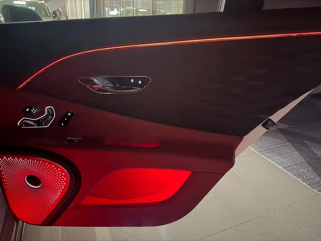Bentley Flying Spur 2021 из CN, фото 4