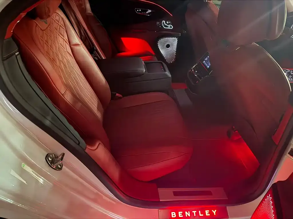 Bentley Flying Spur 2021 из CN, фото 6