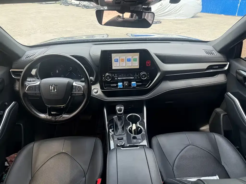 Toyota Crown Kluger 2023 из CN, фото 8