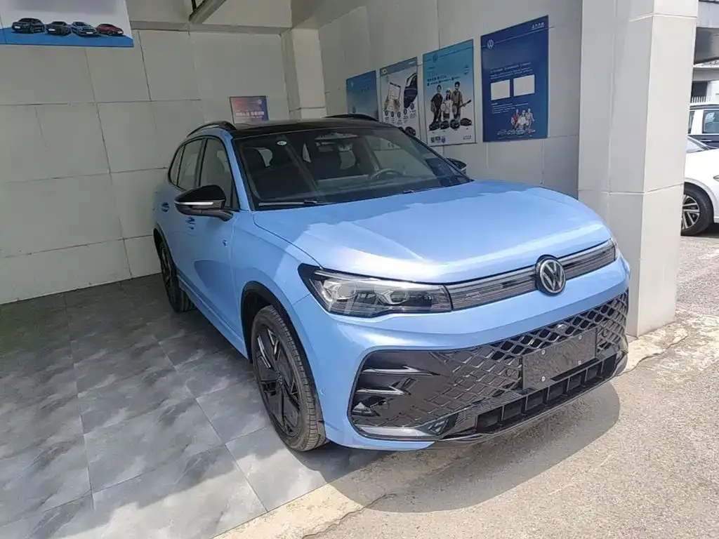 Volkswagen Tiguan L — фото 4