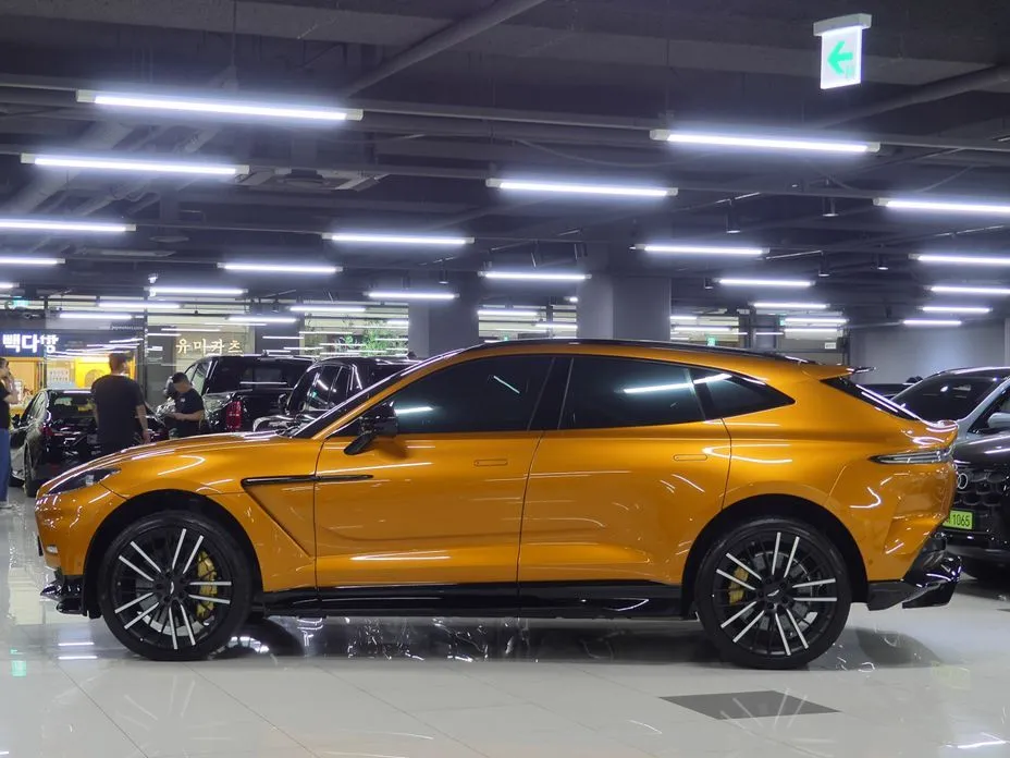 Aston Martin DBX — фото 2