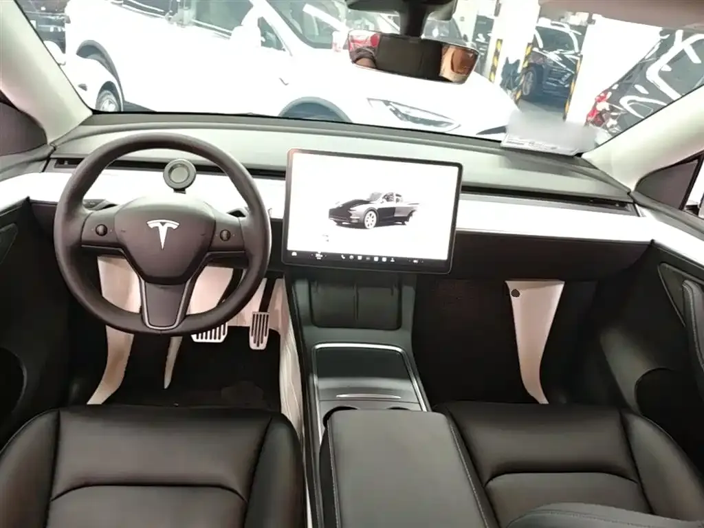 Tesla Model Y — фото 5