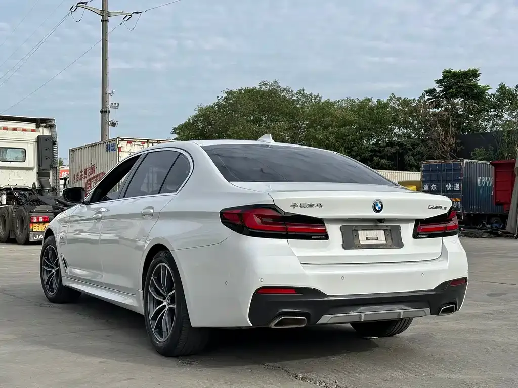 BMW 5 Series New Energy — фото 9